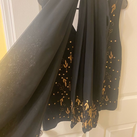 Embroidered Knit Top and Matching Scarf - Picture 3 of 4